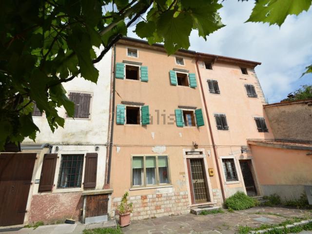 Rustici e casali in vendita di 157 m² in Contrada Rodighieri, 25