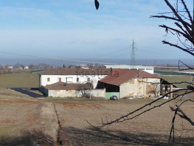 Rustici e casali in vendita di 1500 m² in Strada Provinciale 155