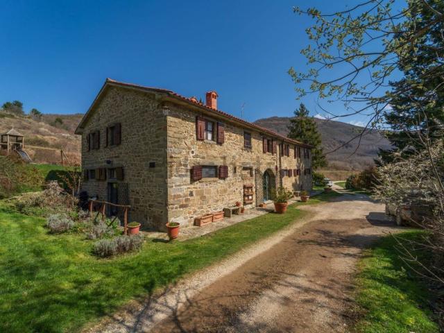 Rustici e casali in vendita di 1500 m² in Via di Pulicciano