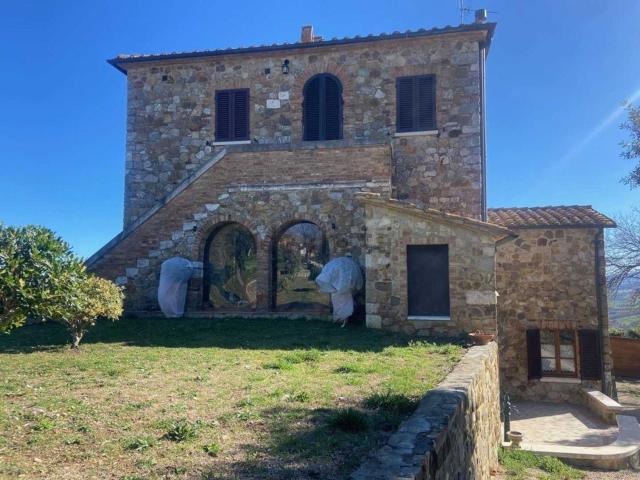 Rustici e casali in vendita di 150 m² in Via dell&apos Oliveto