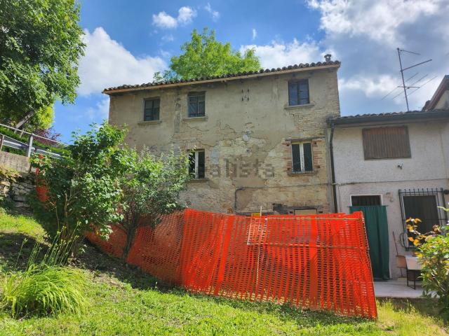 Rustici e casali in vendita di 150 m²
