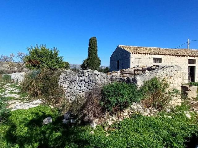 Rustici e casali in vendita di 150 m² in Corso Umberto I
