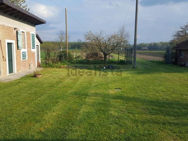 Rustici e casali in vendita di 150 m² in Strada Molina, 13