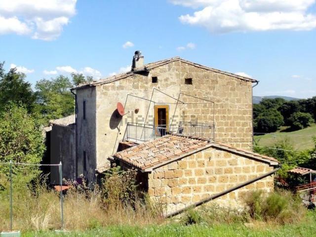 Rustici e casali in vendita di 150 m² in Strada Provinciale Proceno