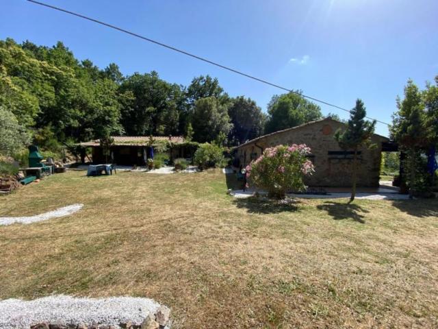 Rustici e casali in vendita di 150 m² in Strada Provinciale 157