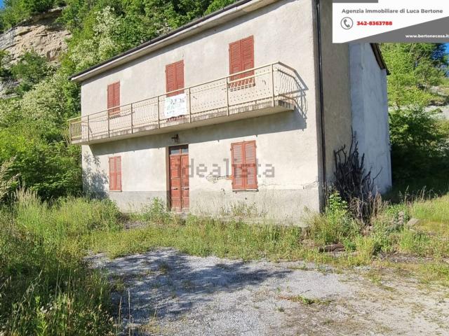 Rustici e casali in vendita di 150 m² in Strada Provinciale 439