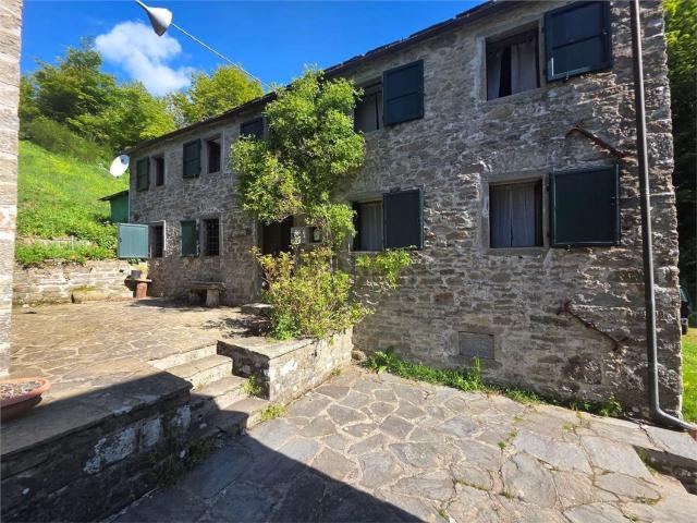 Rustici e casali in vendita di 150 m² in Strada Senza Nome