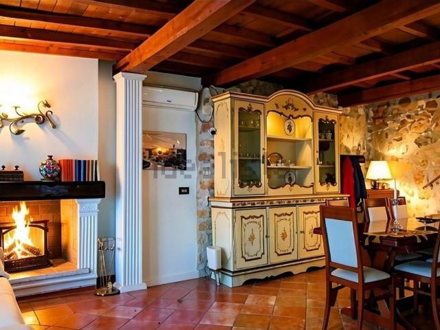 Rustici e casali in vendita di 150 m² in Via Maglianese, 10