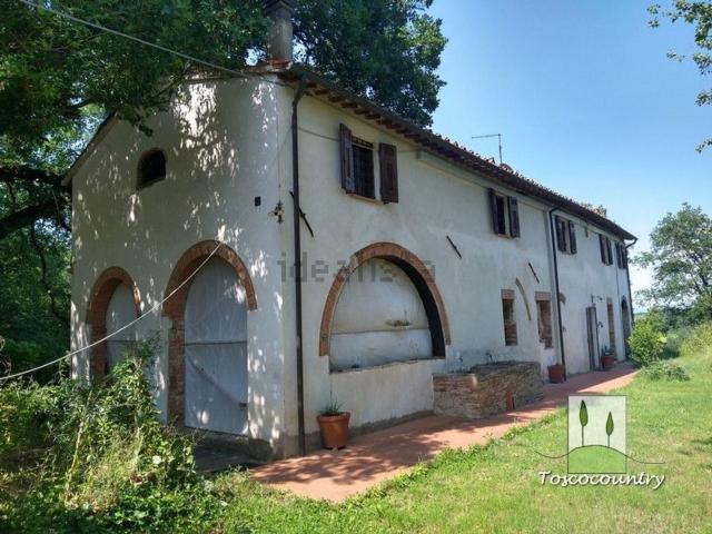 Rustici e casali in vendita di 150 m² in Via montecastello