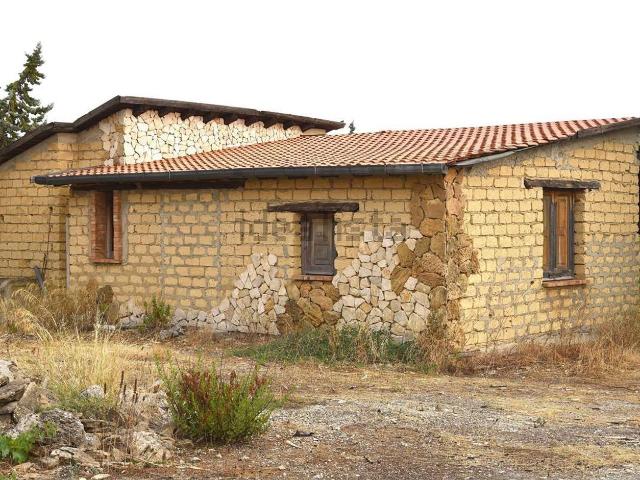 Rustici e casali in vendita di 150 m² in Via boccadutri