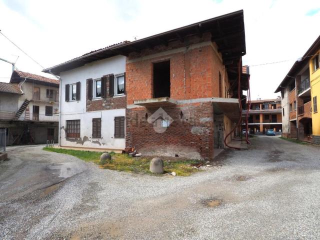 Rustici e casali in vendita di 150 m² in Via dei Partigiani, 76
