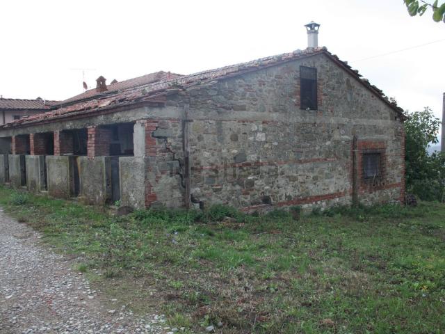 Rustici e casali in vendita di 150 m² in Via DEL POGGIO AGLI UCCELLINI