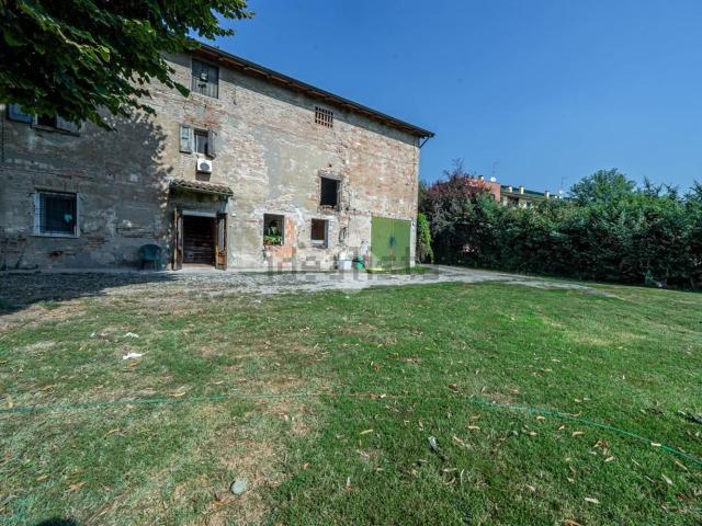 Rustici e casali in vendita di 150 m² in Via Fontana, 70