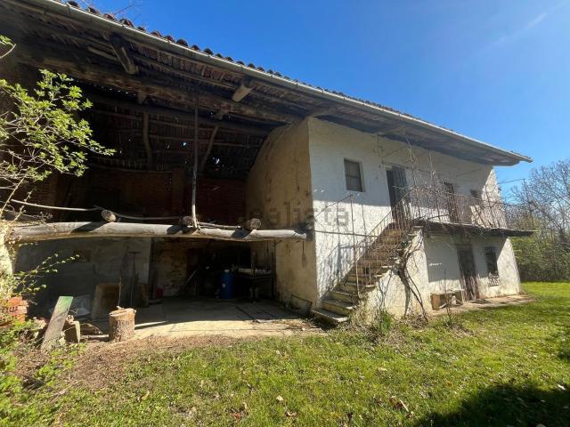 Rustici e casali in vendita di 150 m² in Via Fontana Torino, 42