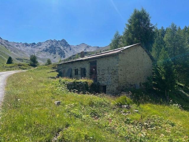Rustici e casali in vendita di 150 m² in Via Foscagno
