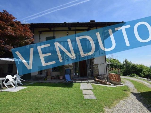 Rustici e casali in vendita di 150 m² in Via Gay, 4