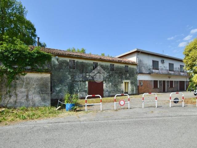 Rustici e casali in vendita di 150 m² in Via Gonelle