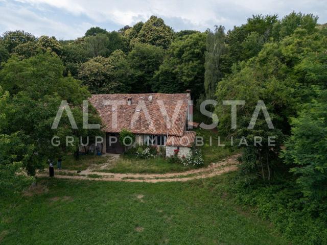 Rustici e casali in vendita di 150 m² in Via Italia