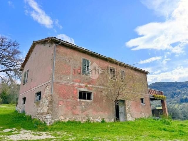 Rustici e casali in vendita di 150 m² in Via Palombara, 16