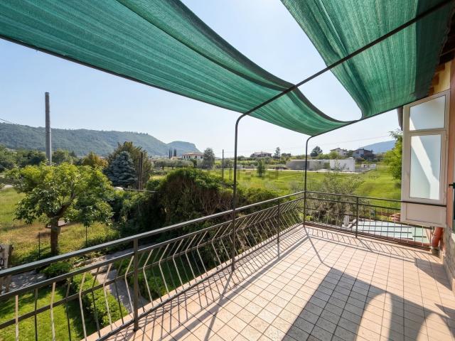 Rustici e casali in vendita di 150 m² in Via Poiano