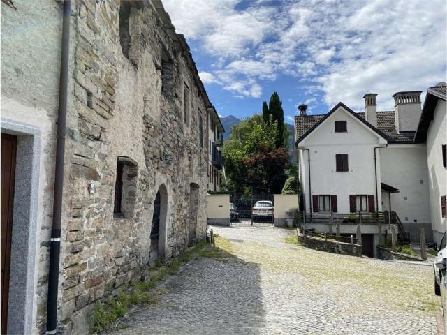 Rustici e casali in vendita di 150 m² in Via Rivoira