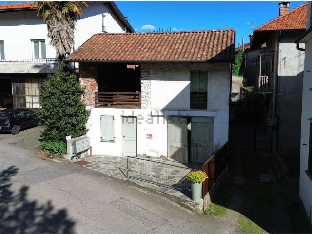 Rustici e casali in vendita di 150 m² in Via Roma