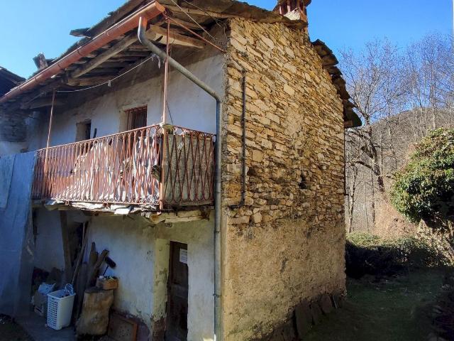 Rustici e casali in vendita di 150 m² in Via San Firmino, 3