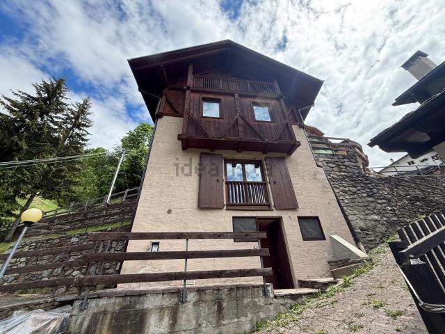 Rustici e casali in vendita di 150 m² in Via San Giovanni