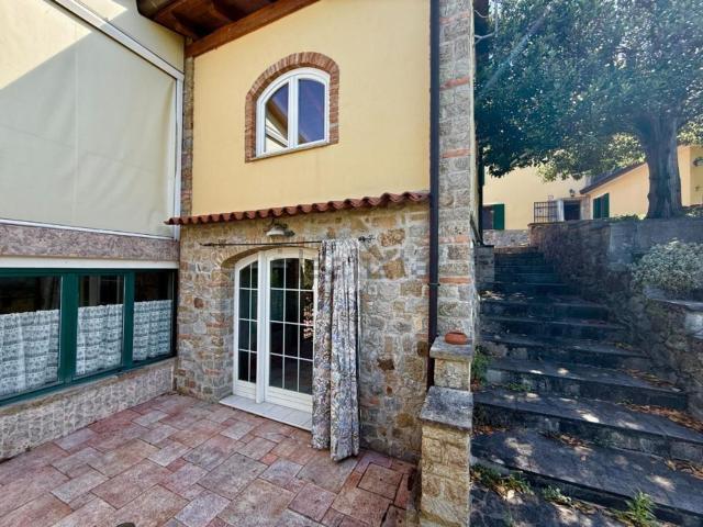 Rustici e casali in vendita di 150 m² in Via San Pietro
