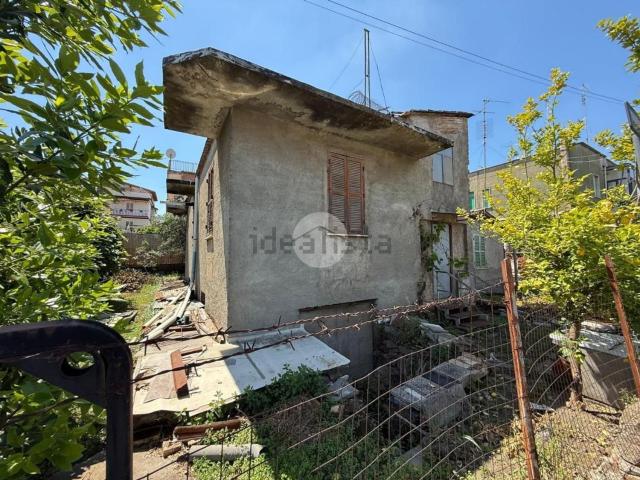 Rustici e casali in vendita di 150 m² in Via Tortorici, 110