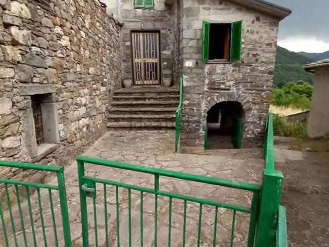 Rustici e casali in vendita di 152 m²