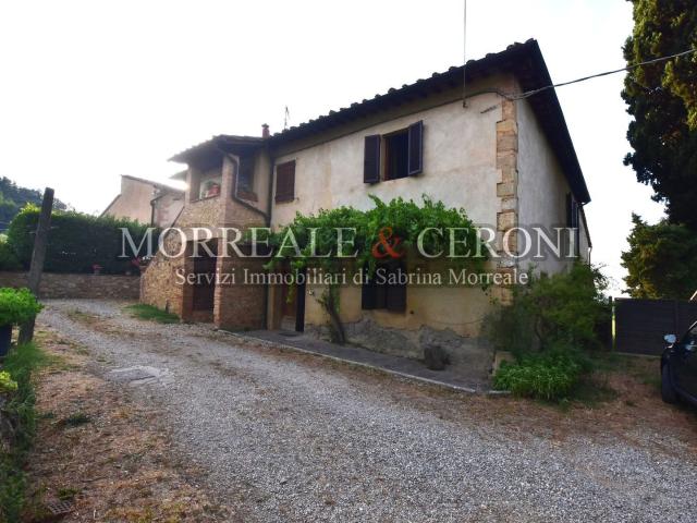 Rustici e casali in vendita di 152 m² in Via Pancole