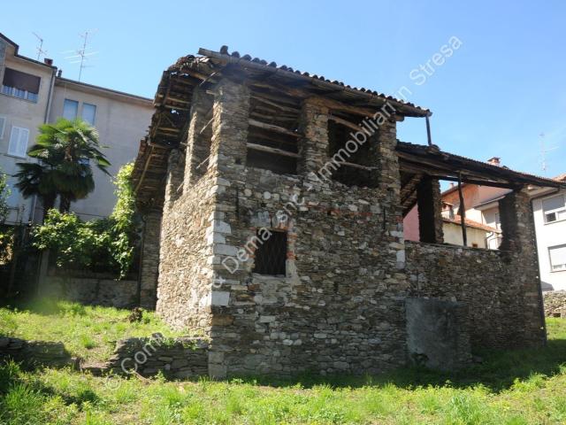 Rustici e casali in vendita di 152 m² in Via per Magognino, 23