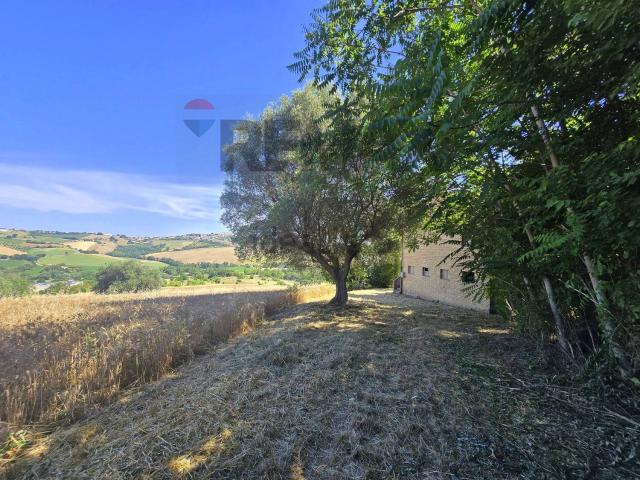 Rustici e casali in vendita di 153 m² in Strada Santa Leandra