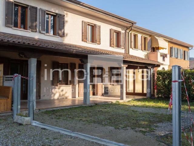 Rustici e casali in vendita di 153 m² in Via Casoni