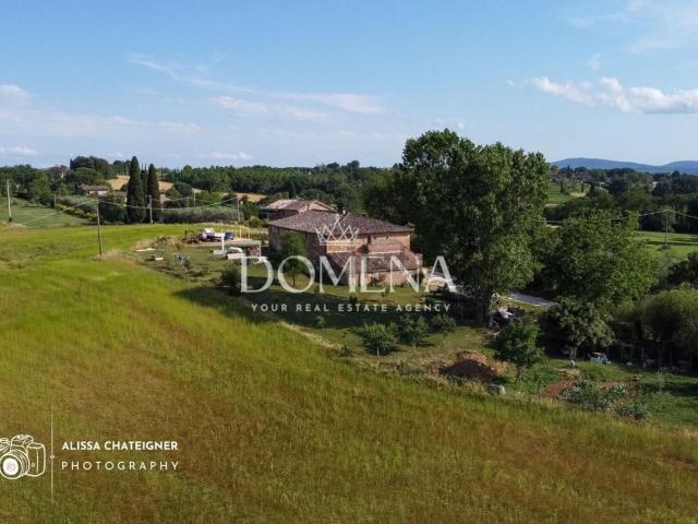 Rustici e casali in vendita di 164 m² in Via Europa