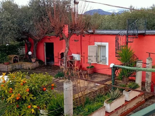 Rustici e casali in vendita di 165 m² in Contrada Piano San Giovanni, 1