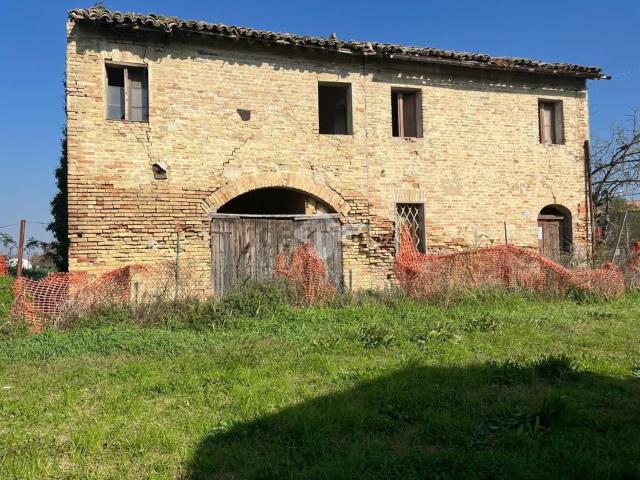 Rustici e casali in vendita di 165 m² in Via Grattacoppa, 307