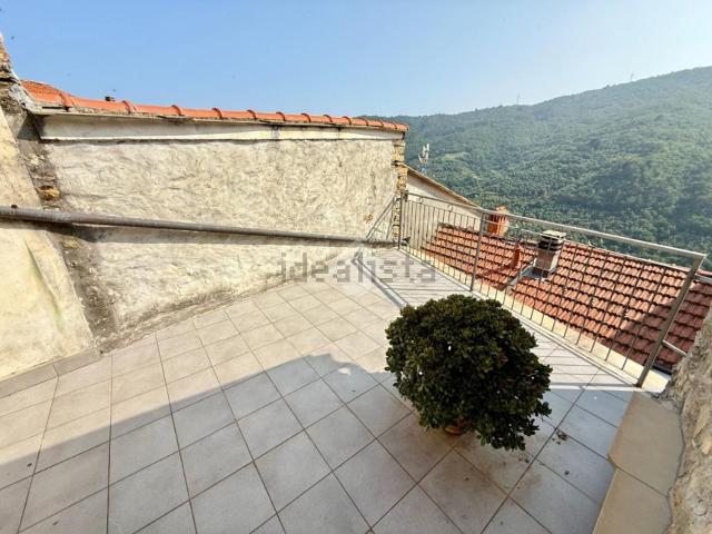 Rustici e casali in vendita di 165 m² in Via Paramuro, 2
