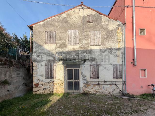 Rustici e casali in vendita di 165 m² in Vicolo Castello