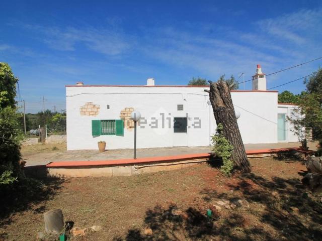 Rustici e casali in vendita di 16600 m²
