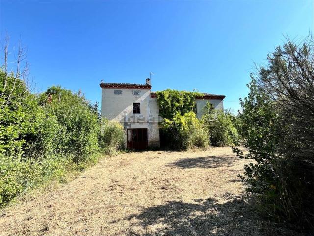 Rustici e casali in vendita di 167 m² in Via San Sabino, 28