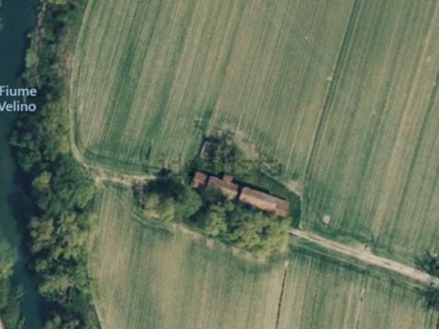 Rustici e casali in vendita di 167 m² in Via Settecamini