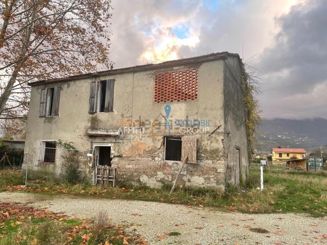 Rustici e casali in vendita di 168 m² in Via San Cristoforo, 129