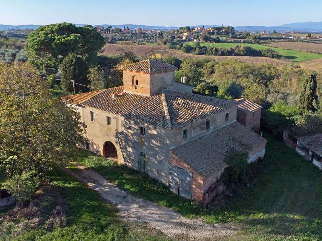 Rustici e casali in vendita di 1600 m² in Via Nazionale, 76