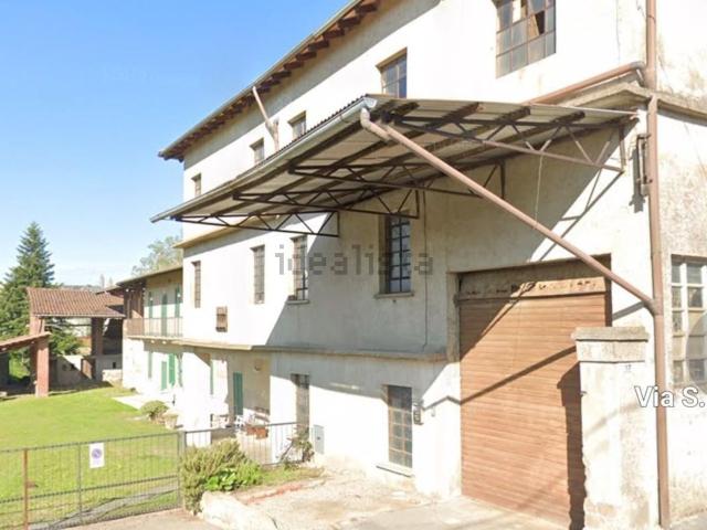 Rustici e casali in vendita di 1600 m²