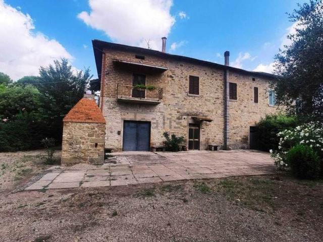 Rustici e casali in vendita di 160 m²