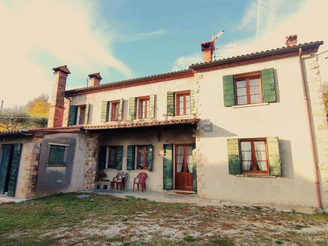 Rustici e casali in vendita di 160 m²