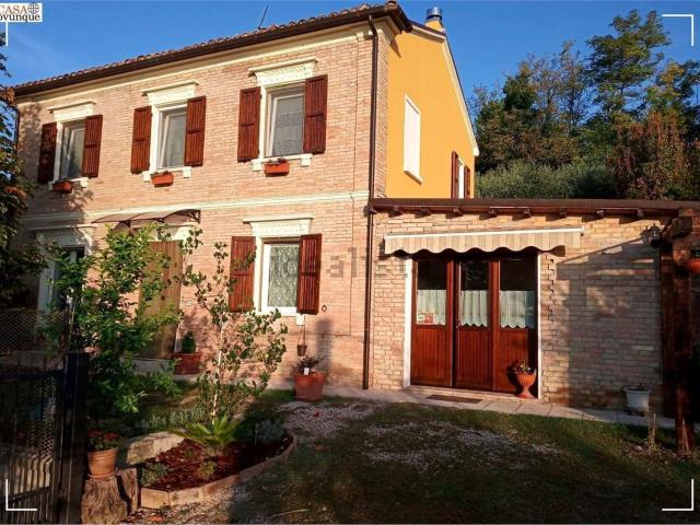Rustici e casali in vendita di 160 m²