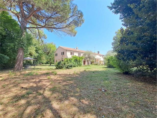 Rustici e casali in vendita di 160 m²